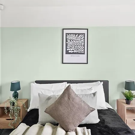 The Elegant Gem - Sleeps 6 Apartment *