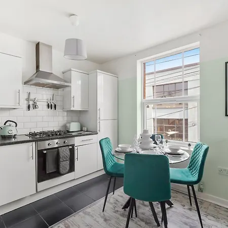 The Elegant Gem - Sleeps 6 Apartment *