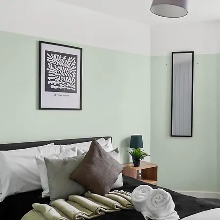 The Elegant Gem - Sleeps 6 Apartman *