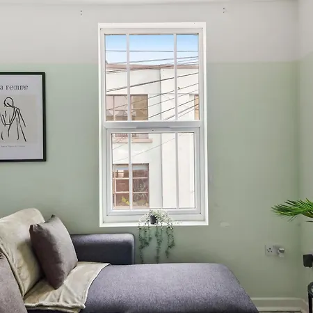 The Elegant Gem - Sleeps 6 * Bristol