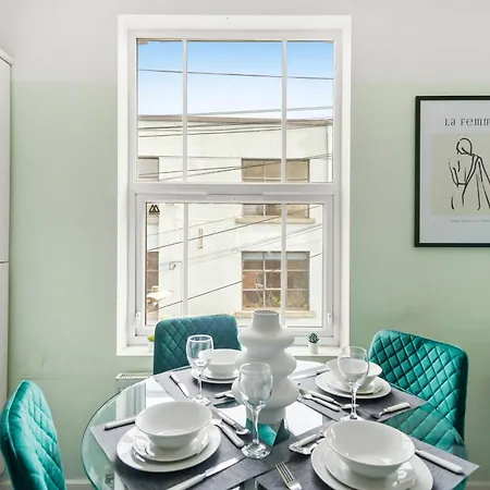 The Elegant Gem - Sleeps 6 Bristol